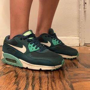 Green Nike Air Max 90